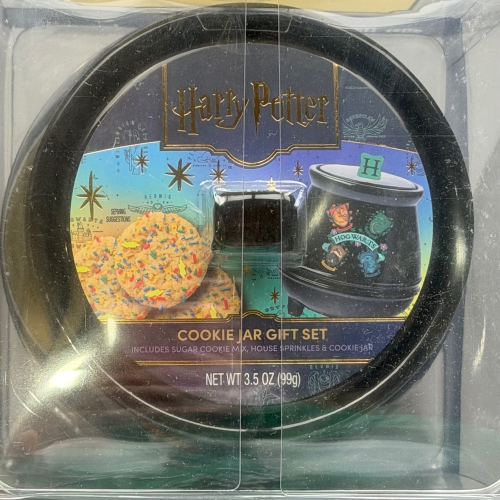 Harry Potter Hogwarts Cauldron Cookie Jar Gift Set with Cookie Mix and Sprinkles - Picture 2 of 5